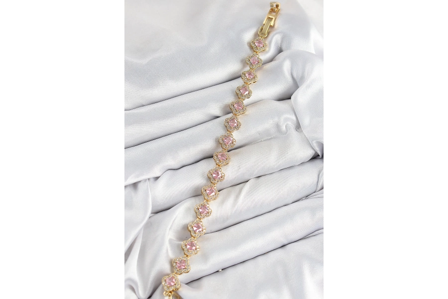 Shoecide Pirinç Zirkon Taşlı Pembe Yonca Baget Model Gold Renk Vıp Seri Kadın Bileklik