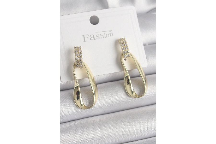 Shoecide Pirinç Zirkon Taşlı Sallantı Kadın Küpe