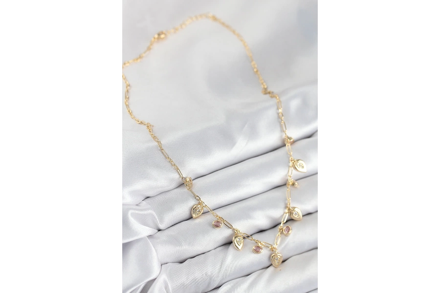 Shoecide Pirinç Zirkon Taşlı Sallantılı Damla Model Gold Renk Kadın Kolye