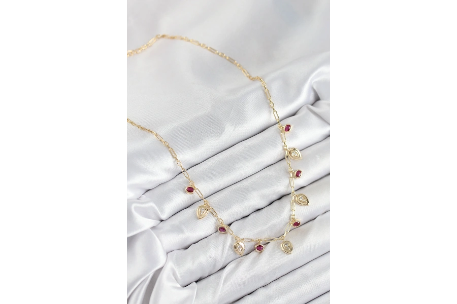 Shoecide Pirinç Zirkon Taşlı Sallantılı Damla Model Gold Renk Kadın Kolye