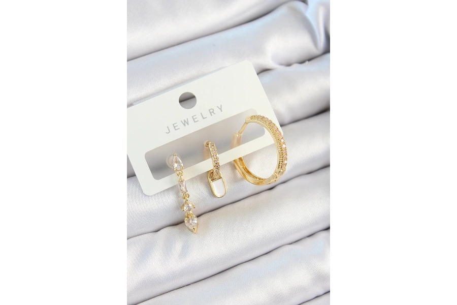 Shoecide Pirinç Zirkon Taşlı Sallantılı Model Gold Renk 3lü Çift Kadın Küpe Set