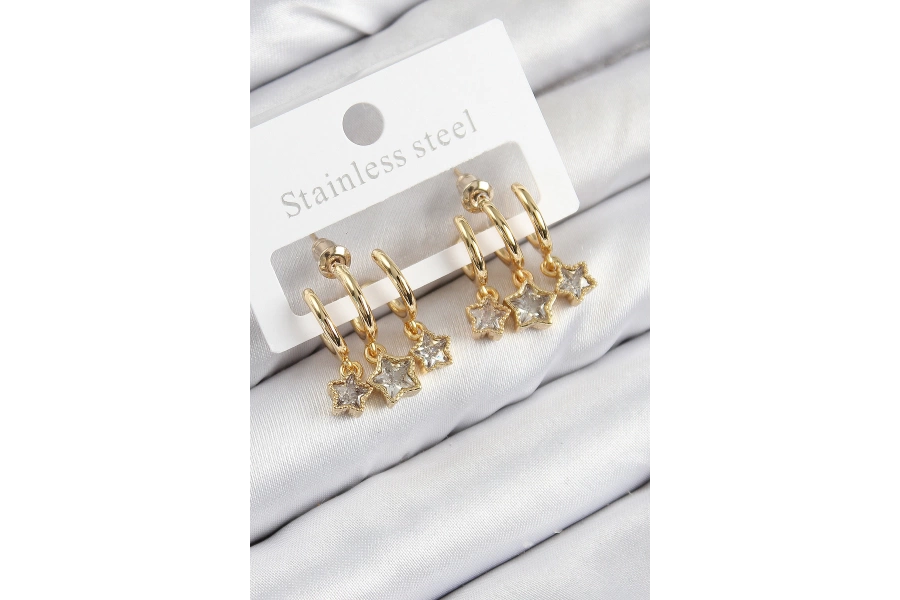 Shoecide Pirinç Zirkon Taşlı Sallantılı Yıldız Model Gold Renk Kadın Küpe
