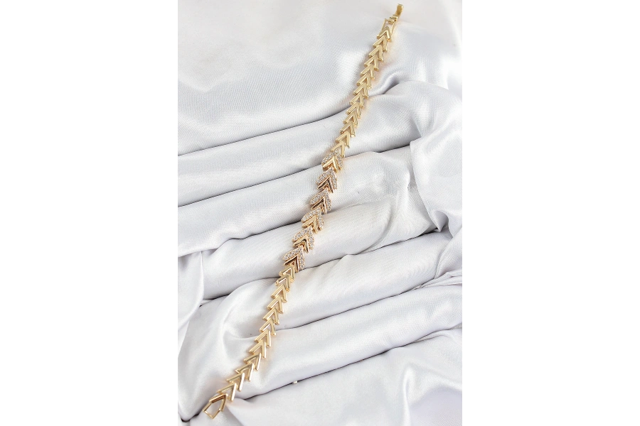 Shoecide Pirinç Zirkon Taşlı Sıralı Ok Model Gold Renk Kadın Bileklik