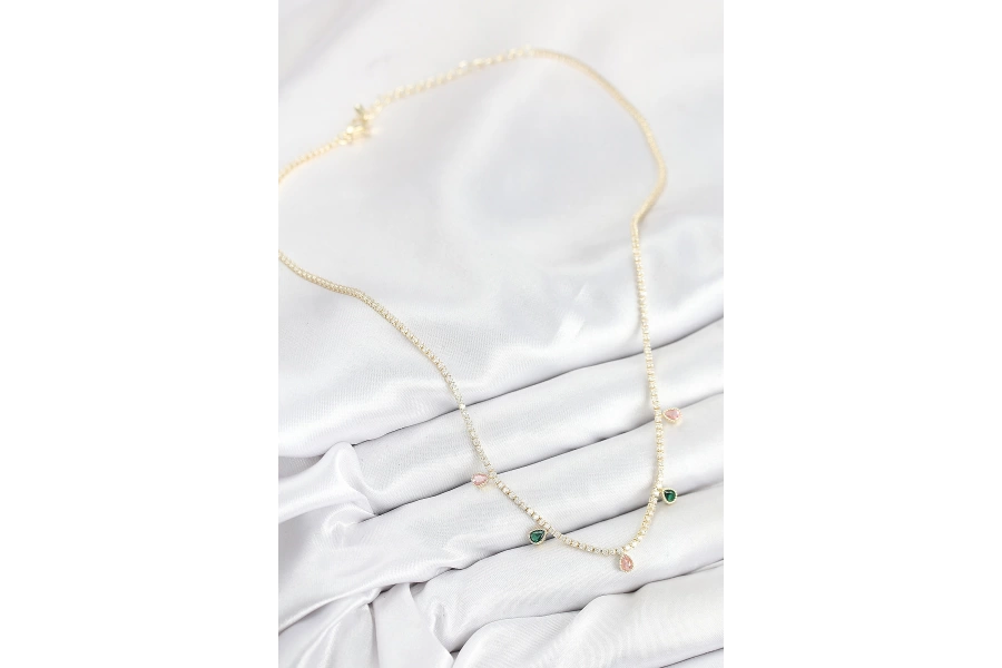 Shoecide Pirinç Zirkon Taşlı Su Yolu Damla Model Gold Renk Kadın Kolye