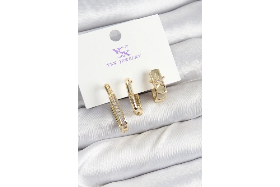 Shoecide Pirinç Zirkon Taşlı Yıldız Model Gold Renk 3lü Kadın Küpe