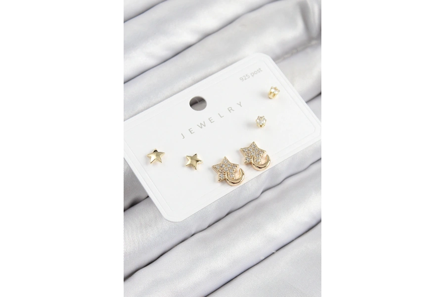 Shoecide Pirinç Zirkon Taşlı Yıldız Model Gold Renk 925 Ayar Gümüş Çivi Kadın Küpe Set