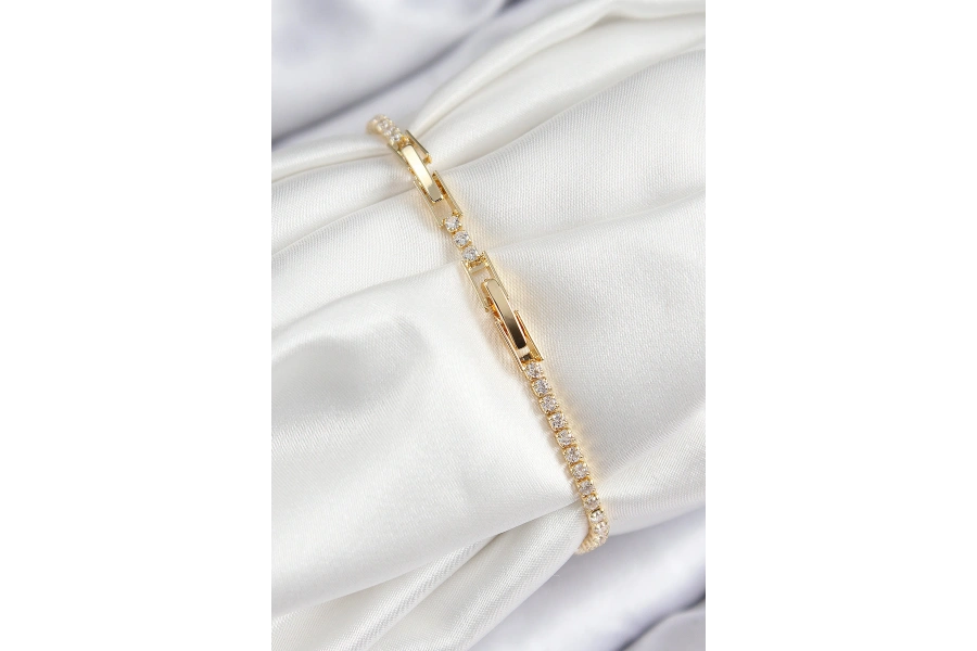 Shoecide Pirinç Zirkon Taşlı Yıldız Model Gold Renk Kadın Bileklik