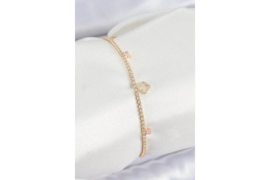Shoecide Pirinç Zirkon Taşlı Yonca Model Gold Renk Kadın Bilekilk
