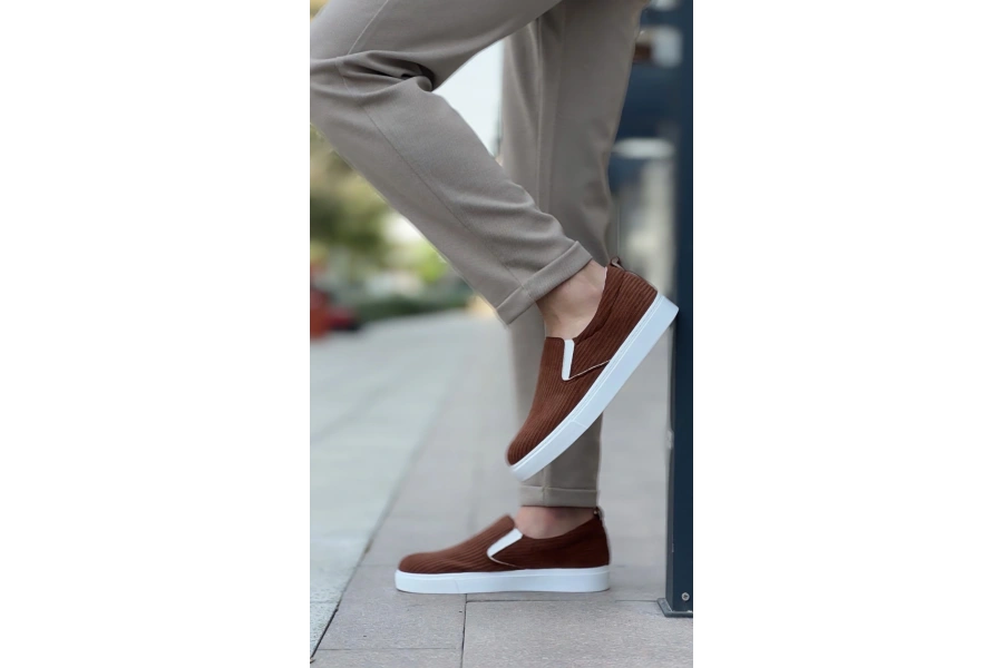 Shoecide Sb0339 Bağcıksız Kadife Kahverengi Beyaz Taban Günlük Erkek Ayakkabı