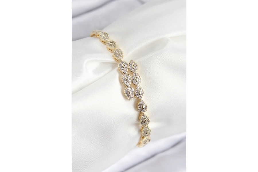 Shoecide Vıp Pirinç Zirkon Taşlı Sıralı Damla Model Gold Renk Kadın Bileklik