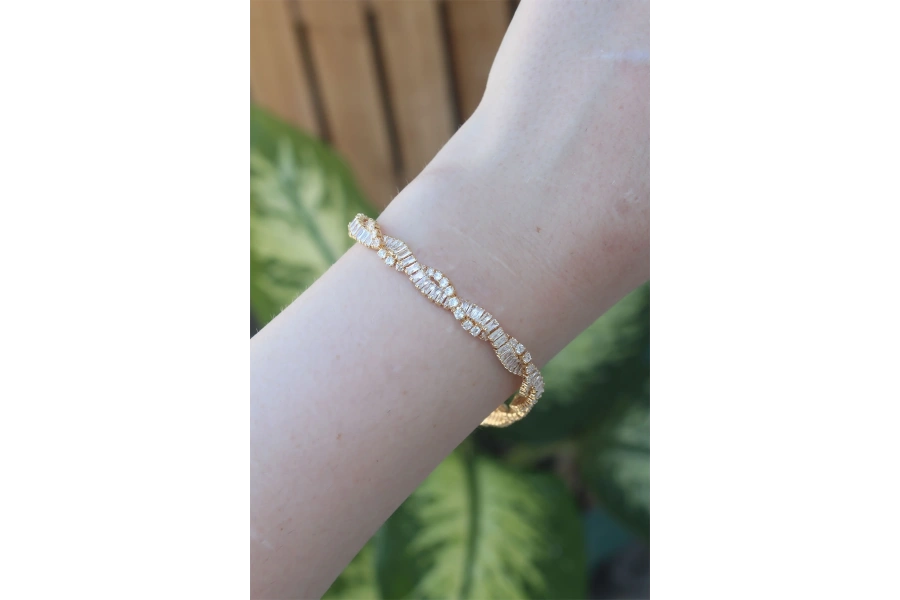 Shoecide Vip Seri Pirinç Zirkon Taşlı Gold Renk Sarmal Model Bileklik