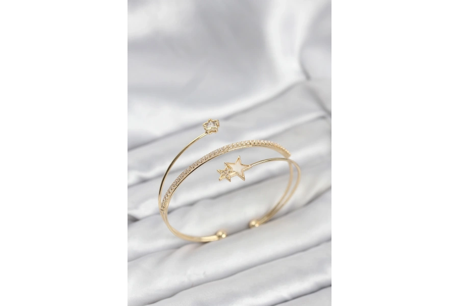 Shoecide Yıldızlı Model Pirinç Gold Renk Kadın Bileklik