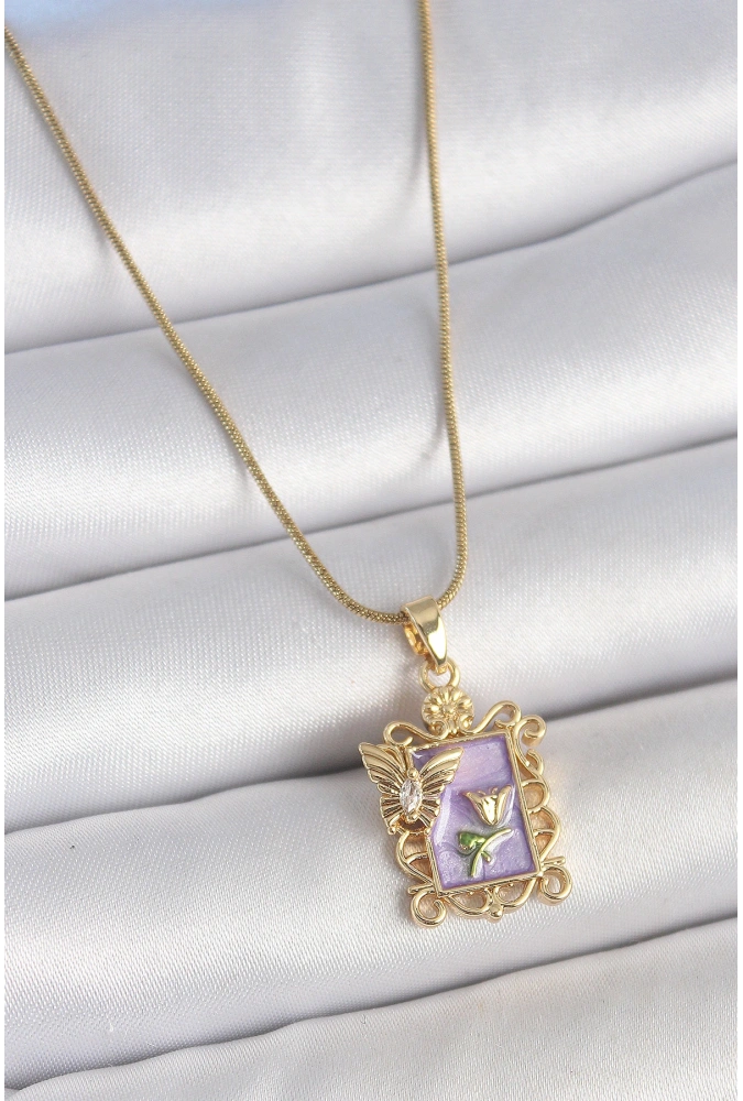 Shoecide 316l Çelik Gold Renk Zincir Mor Mineli Çiçek İşlemeli Zirkon Taşlı Kelebek Detay Portre Model Kadın Kolye