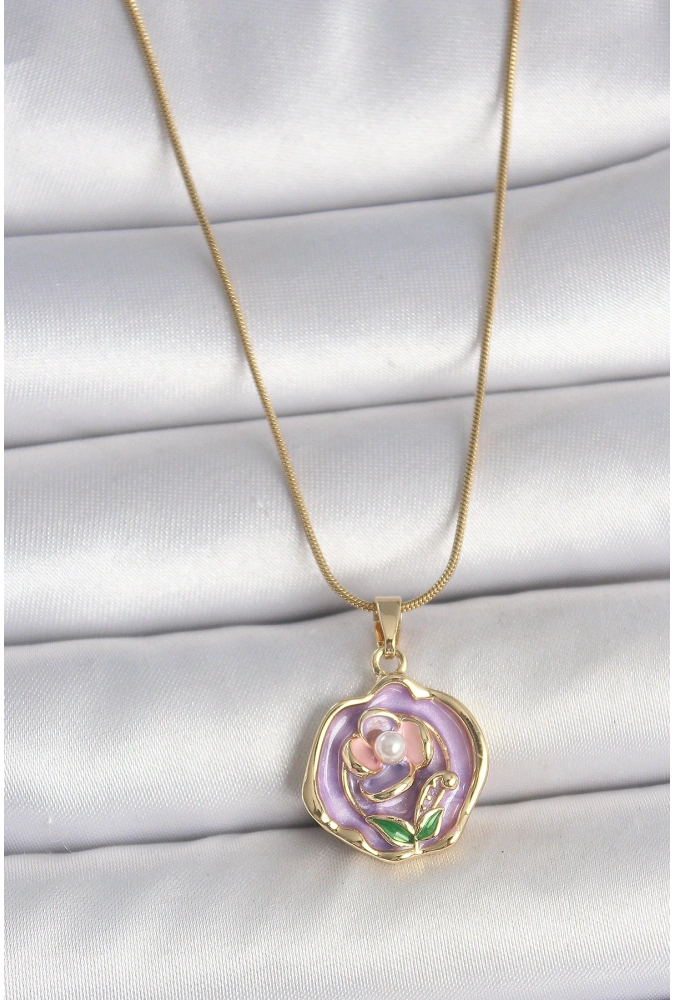 Shoecide 316l Çelik Gold Renk Zincir Mor Renkli Çiçek İşlemeli İnci Detay Portre Model Kadın Kolye