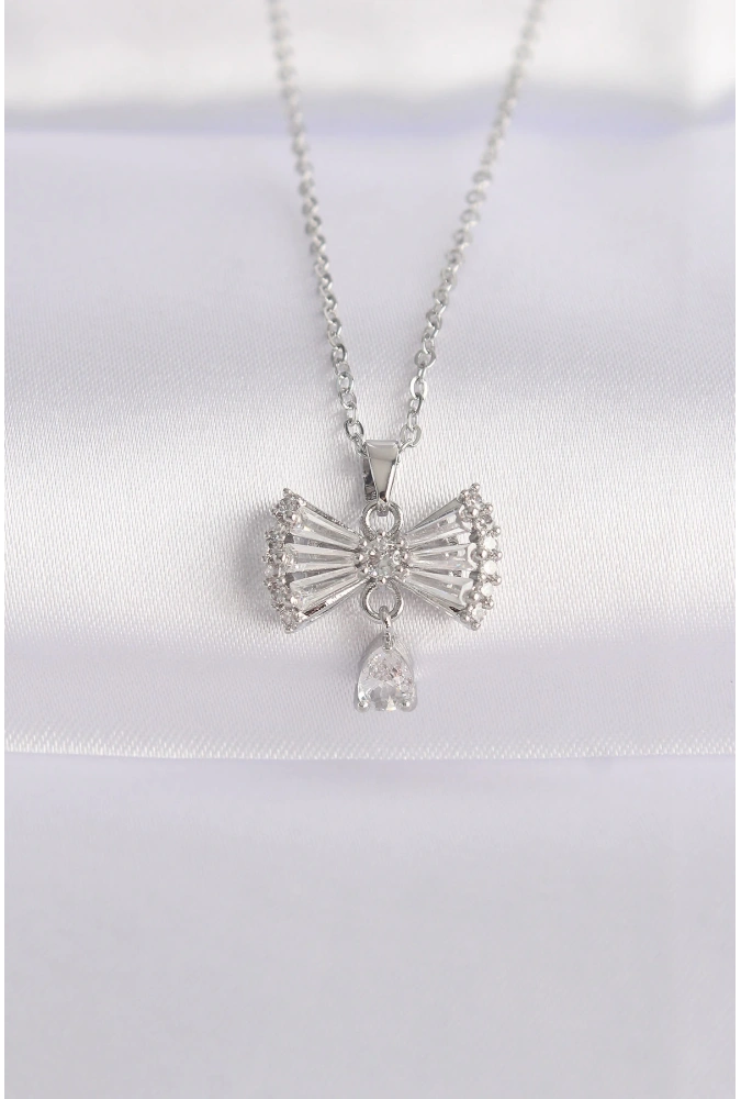 Shoecide 316l Çelik Zincir Gümüş Renk Zirkon Taşlı Kalp Detay Fiyonk Kolye