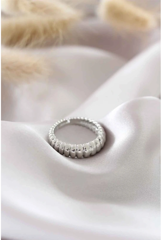 Shoecide Gümüş Renk Ayarlamalı Burgu Kadın Yüzük