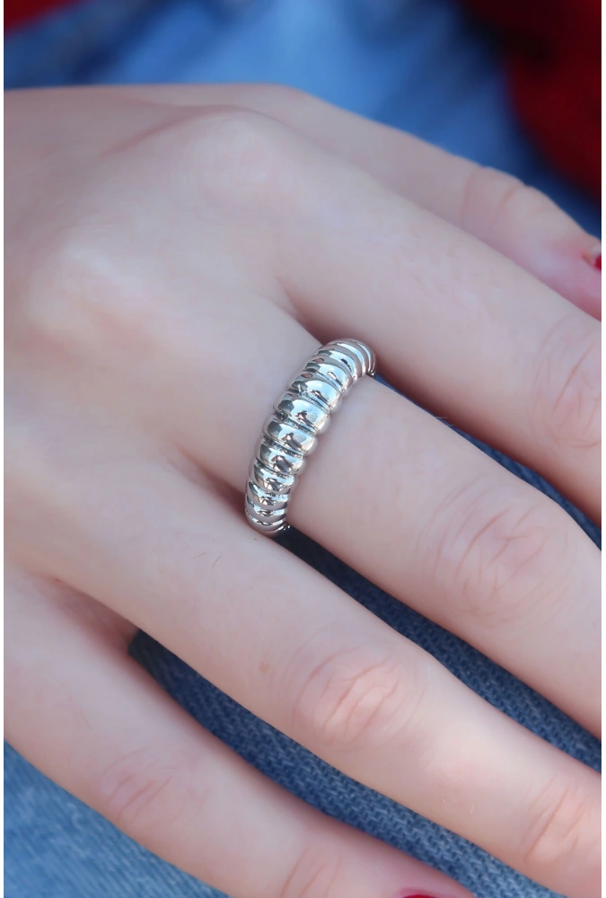 Shoecide Gümüş Renk Sarmal Model Kadın Yüzük