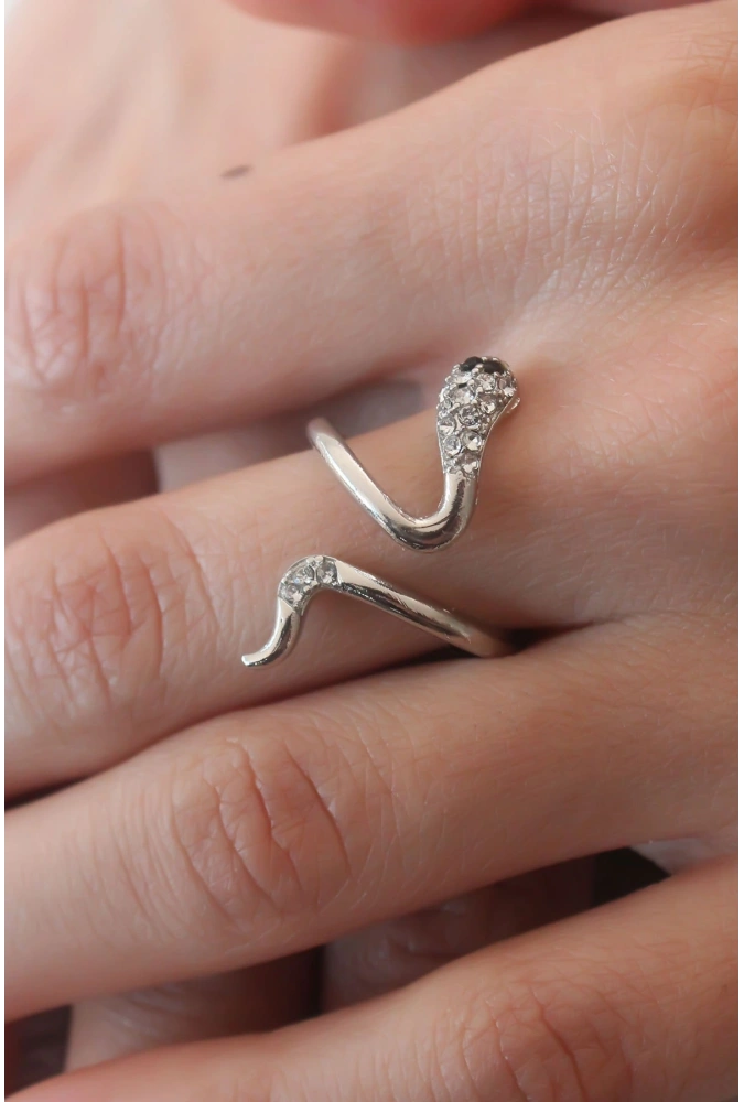 Shoecide Gümüş Renk Yılan Figür Zirkon Taş Detay Kadın Yüzük