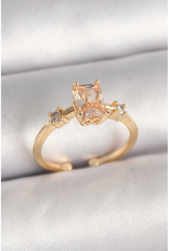 Shoecide Pirinç Gold Renk Kare Zirkon Taş Model Kadın Yüzük