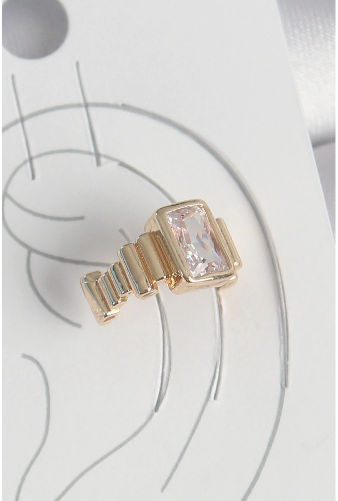 Shoecide Pirinç Gold Renk Kare Zirkon Taşlı Kadın Kıkırdak Küpe