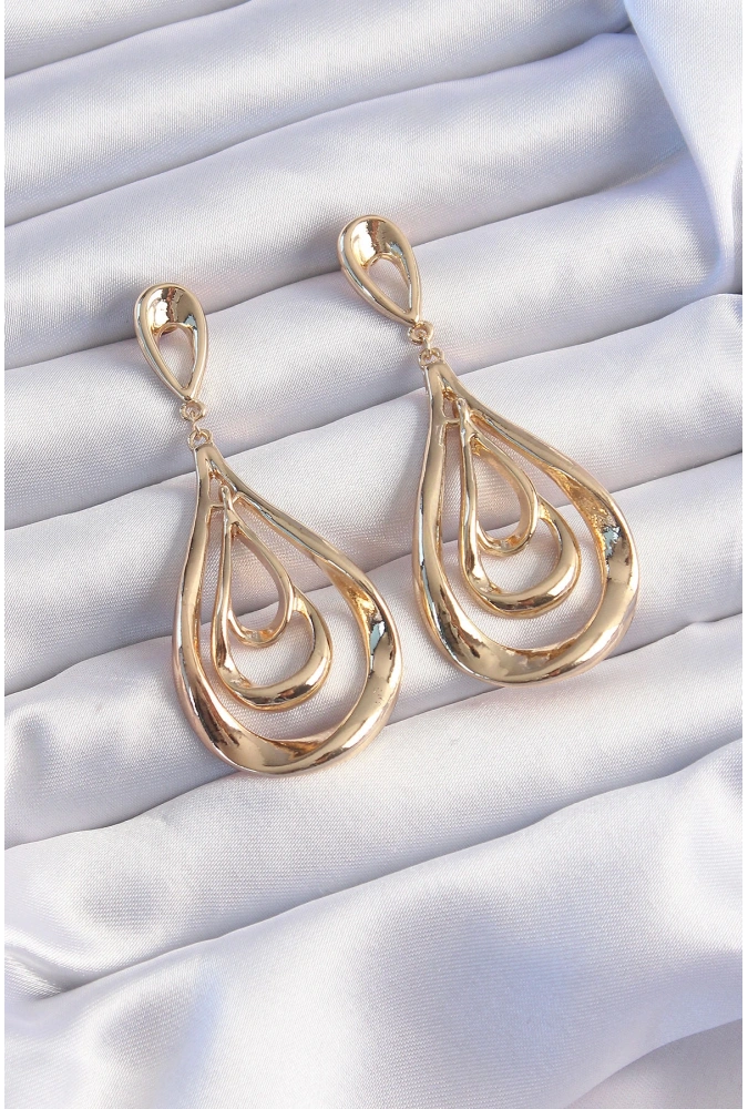 Shoecide Pirinç Gold Renk Kıvrımlı Damla Görünüm Sallantılı Küpe