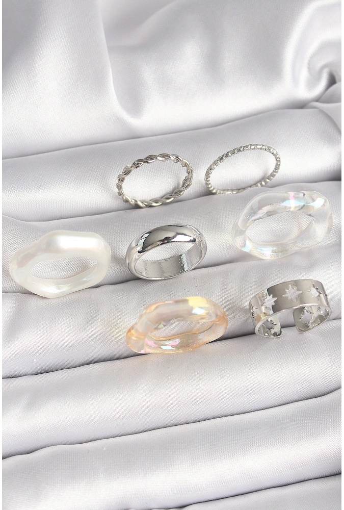 Shoecide Pirinç Gümüş Renk Beyaz Akrilik Plastik Model Kutup Yıldız İşleme Detaylı Kadın Yüzük Kombini