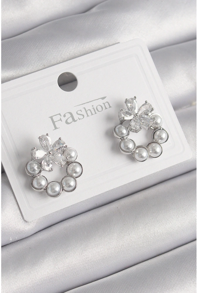 Shoecide Pirinç Gümüş Renk İncili Halka Model Zirkon Taşlı Çiçek Detay Kadın Küpe