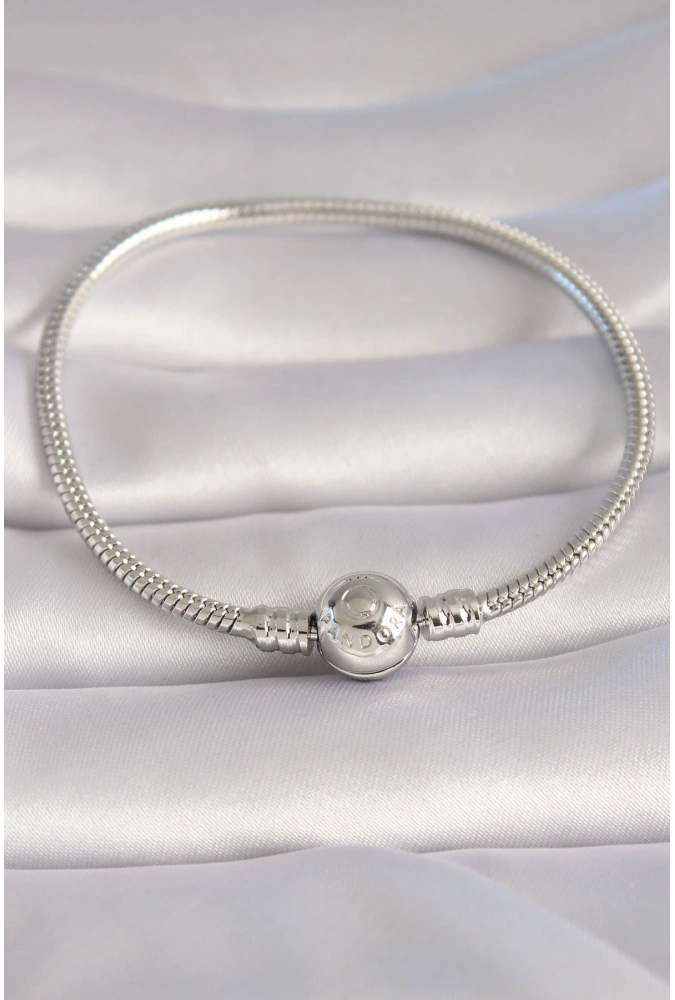 Shoecide Pirinç Gümüş Renk İşleme Detay Charm Model Kadın Bileklik