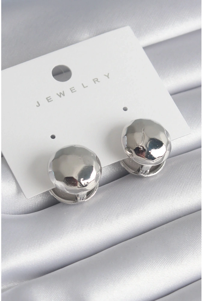 Shoecide Pirinç Gümüş Renk İşleme Detay Top Model Kadın Küpe