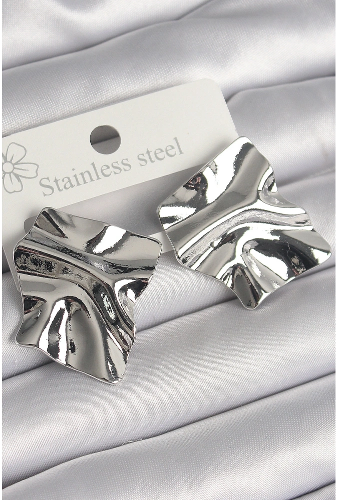 Shoecide Pirinç Gümüş Renk İşlemeli Kare Plaka Model Kadın Küpe