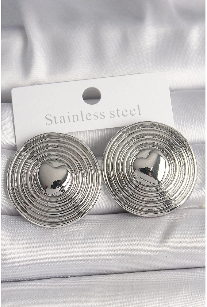 Shoecide Pirinç Gümüş Renk Kalp İşlemeli Daire Plaka Model Kadın Küpe