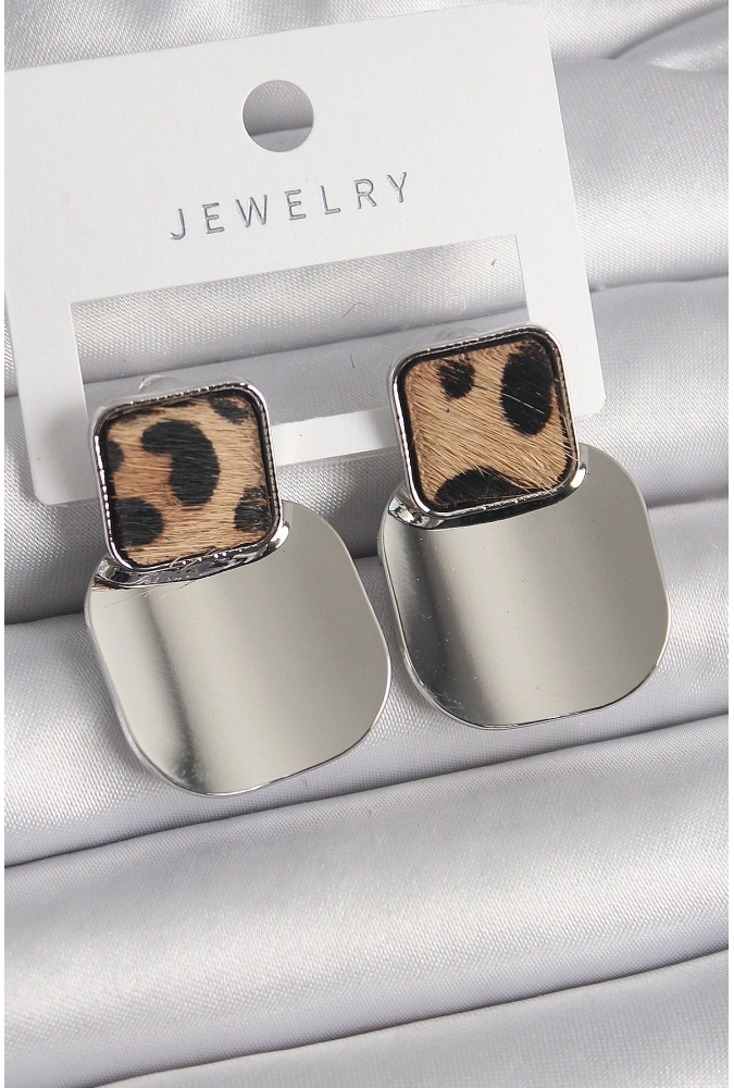 Shoecide Pirinç Gümüş Renk Kare Plaka Leopar Desenli Kadın Küpe