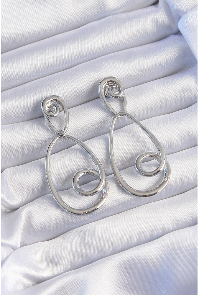 Shoecide Pirinç Gümüş Renk Kıvrımlı Sallantılı Küpe