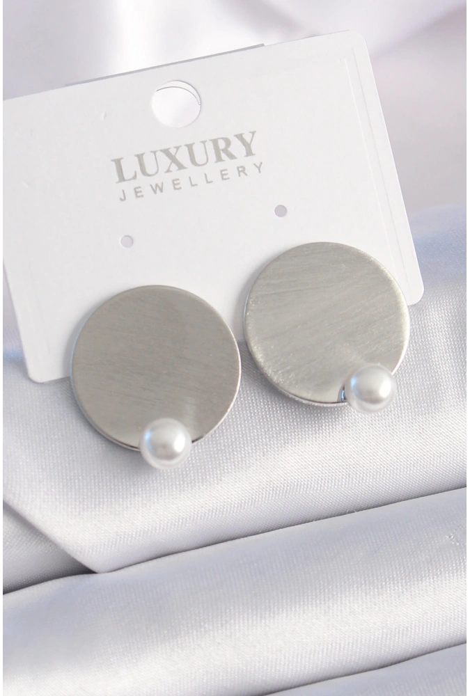 Shoecide Pirinç Gümüş Renk Plaka Model İnci Detay Kadın Küpe