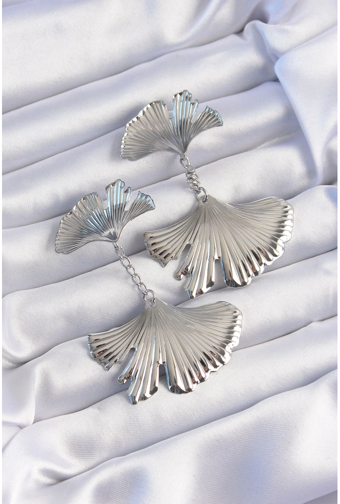 Shoecide Pirinç Gümüş Renk Tırtıklı Yaprak Model Sallantılı Küpe