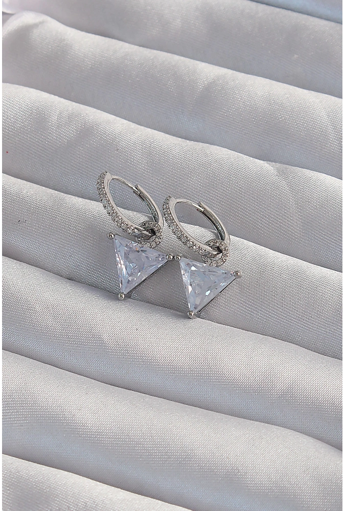 Shoecide Pirinç Gümüş Renk Üçgen Zirkon Taşlı Sallantılı Halka Küpe