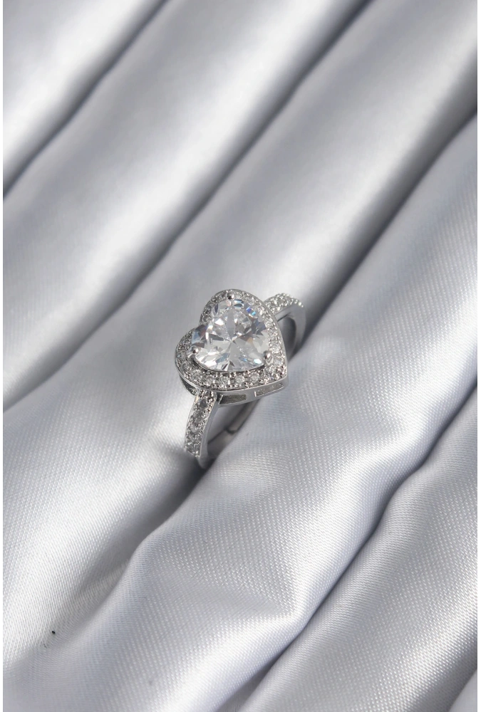 Shoecide Pirinç Gümüş Renk Zirkon Taş Kalp Charm Model Kadın Yüzük