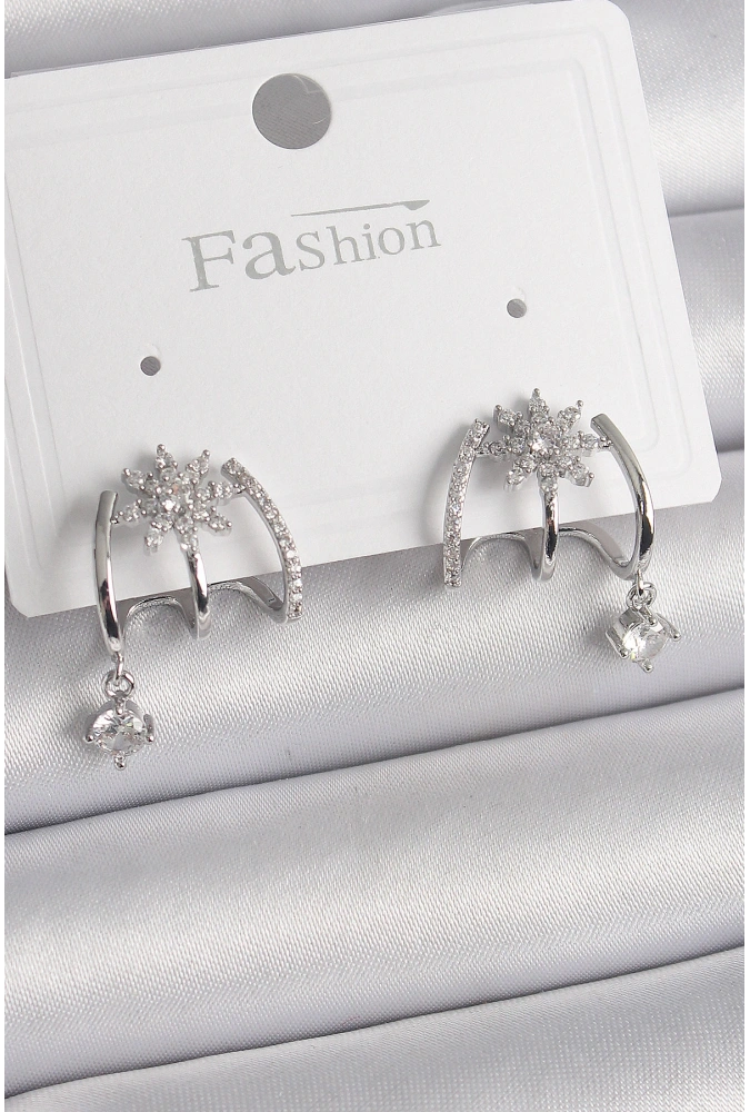 Shoecide Pirinç Gümüş Renk Zirkon Taşlı Çiçek Figür Sallantı Detay Kadın Küpe