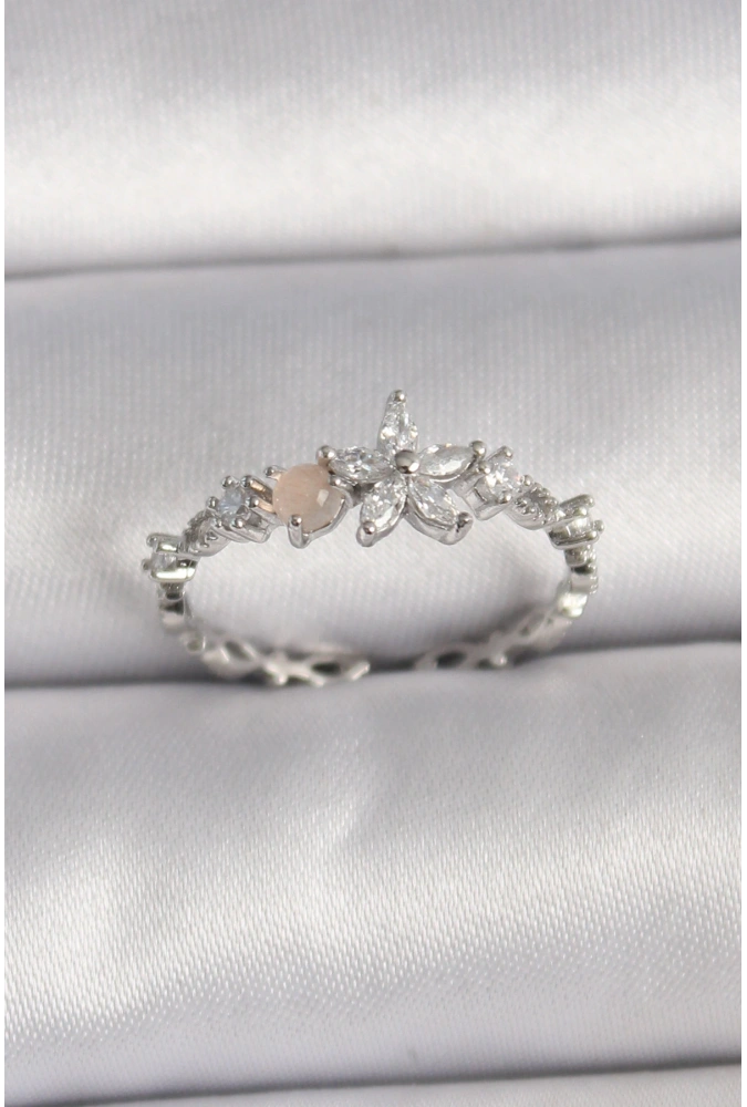 Shoecide Pirinç Gümüş Renk Zirkon Taşlı Çiçek Model Ayarlanabilir Yüzük