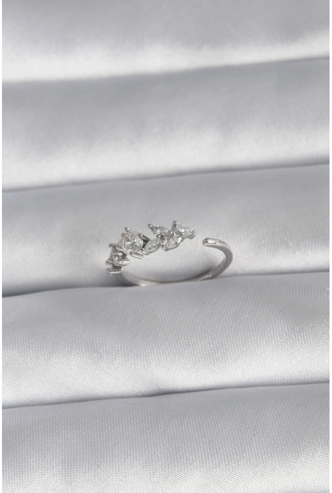 Shoecide Pirinç Gümüş Renk Zirkon Taşlı Çiçek Model Kadın Yüzük