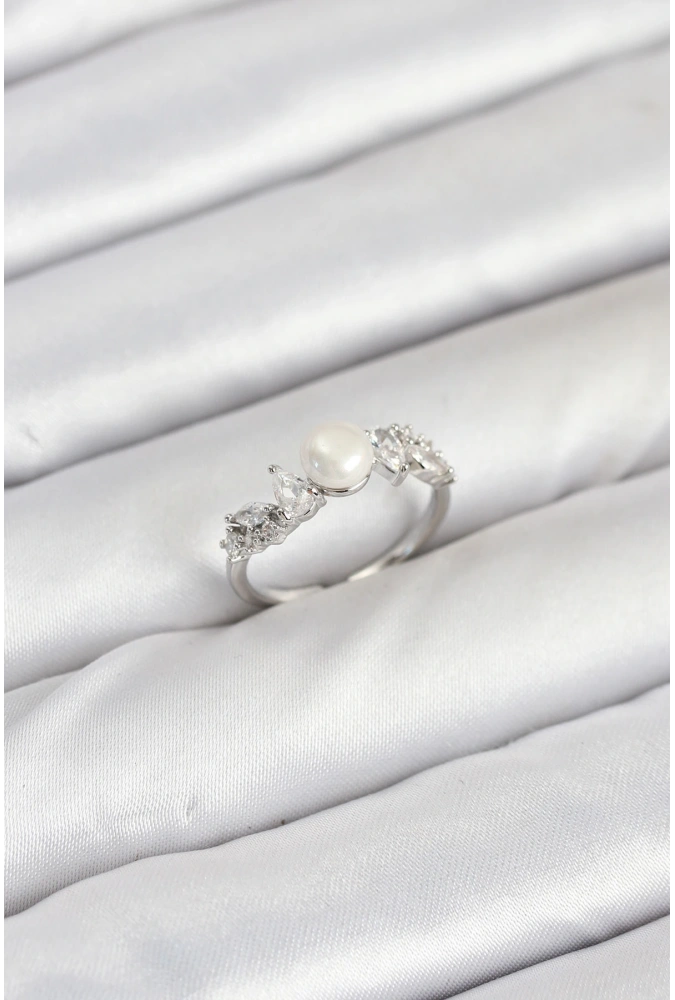 Shoecide Pirinç Gümüş Renk Zirkon Taşlı İncili Model Kadın Yüzük