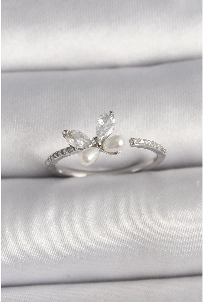 Shoecide Pirinç Gümüş Renk Zirkon Taşlı Kelebek Model İnci Detaylı Ayarlanabilir Yüzük