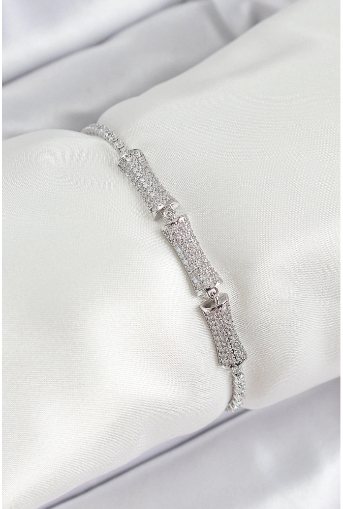 Shoecide Pirinç Gümüş Renk Zirkon Taşlı Kemik Model Kadın Bileklik