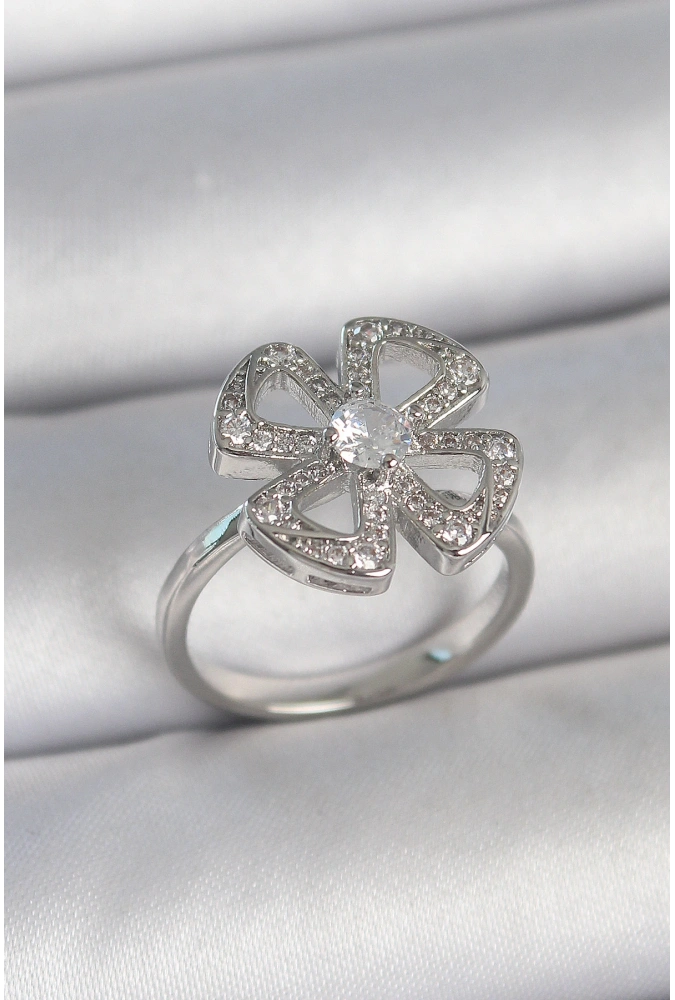 Shoecide Pirinç Gümüş Renk Zirkon Taşlı Yonca Model Ayarlanabilir Kadın Yüzük