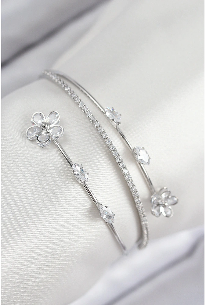 Shoecide Pirinç Zirkon Taşlı Çiçek Model Gümüş Renk Kadın Bileklik