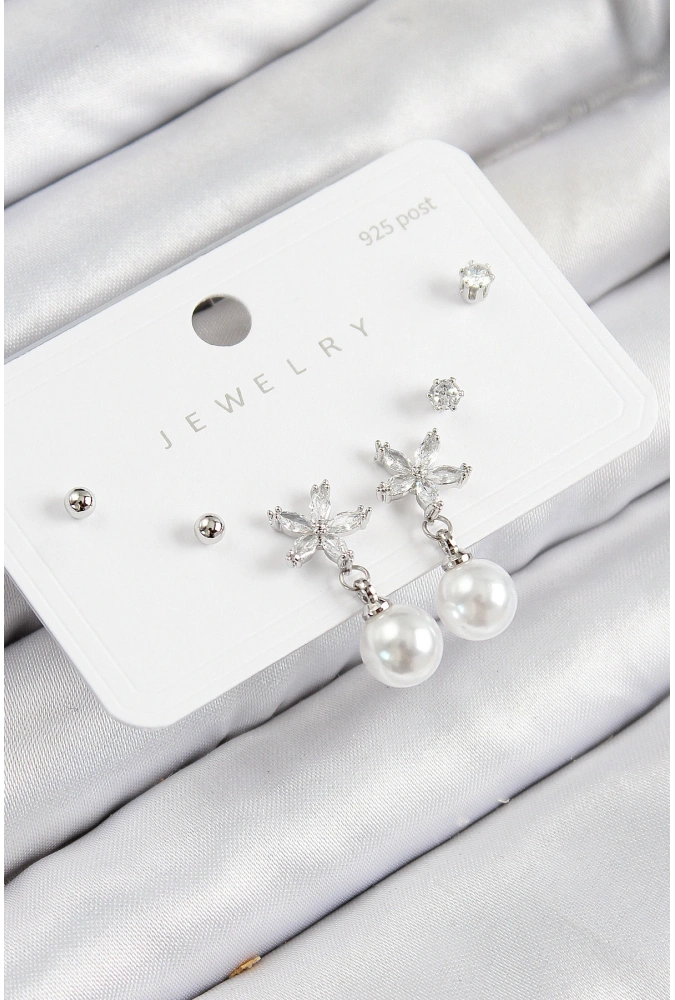 Shoecide Pirinç Zirkon Taşlı İnci Sallantılı Çiçek Model Gümüş Renk 925 Ayar Gümüş Çivi Kadın Küpe Set