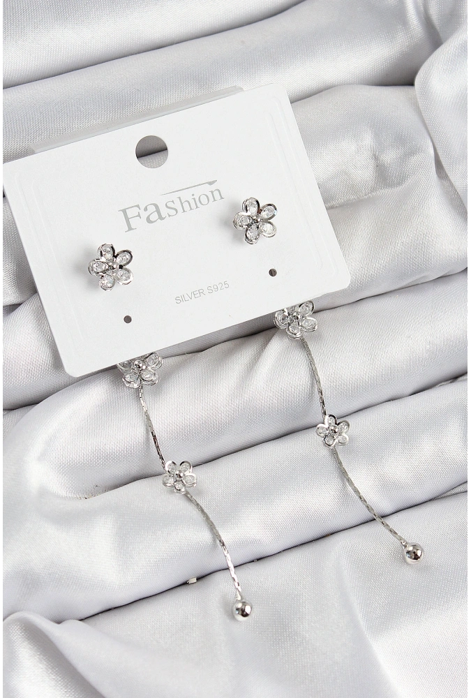 Shoecide Pirinç Zirkon Taşlı Sallantılı Çiçek Model Gümüş Renk 925 Ayar Gümüş Çivi Kadın Küpe