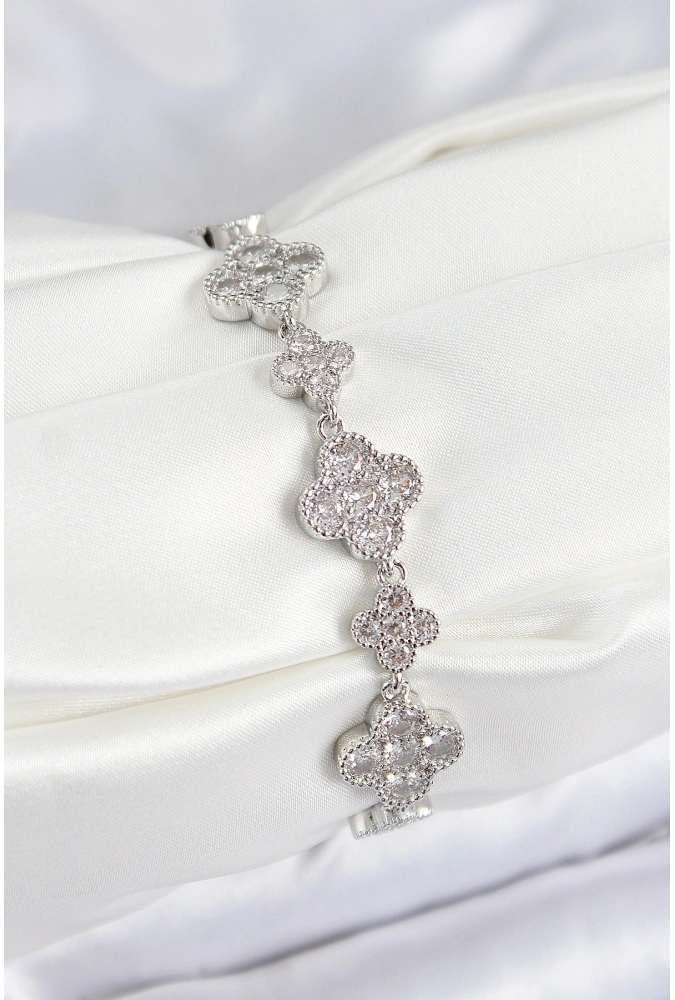 Shoecide Pirinç Zirkon Taşlı Yonca Model Gümüş Renk Vıp Seri Kadın Bileklik