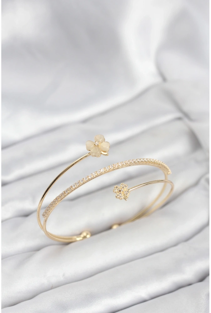 Shoecide Yonca Çiçek Model Pirinç Gold Renk Kadın Bileklik