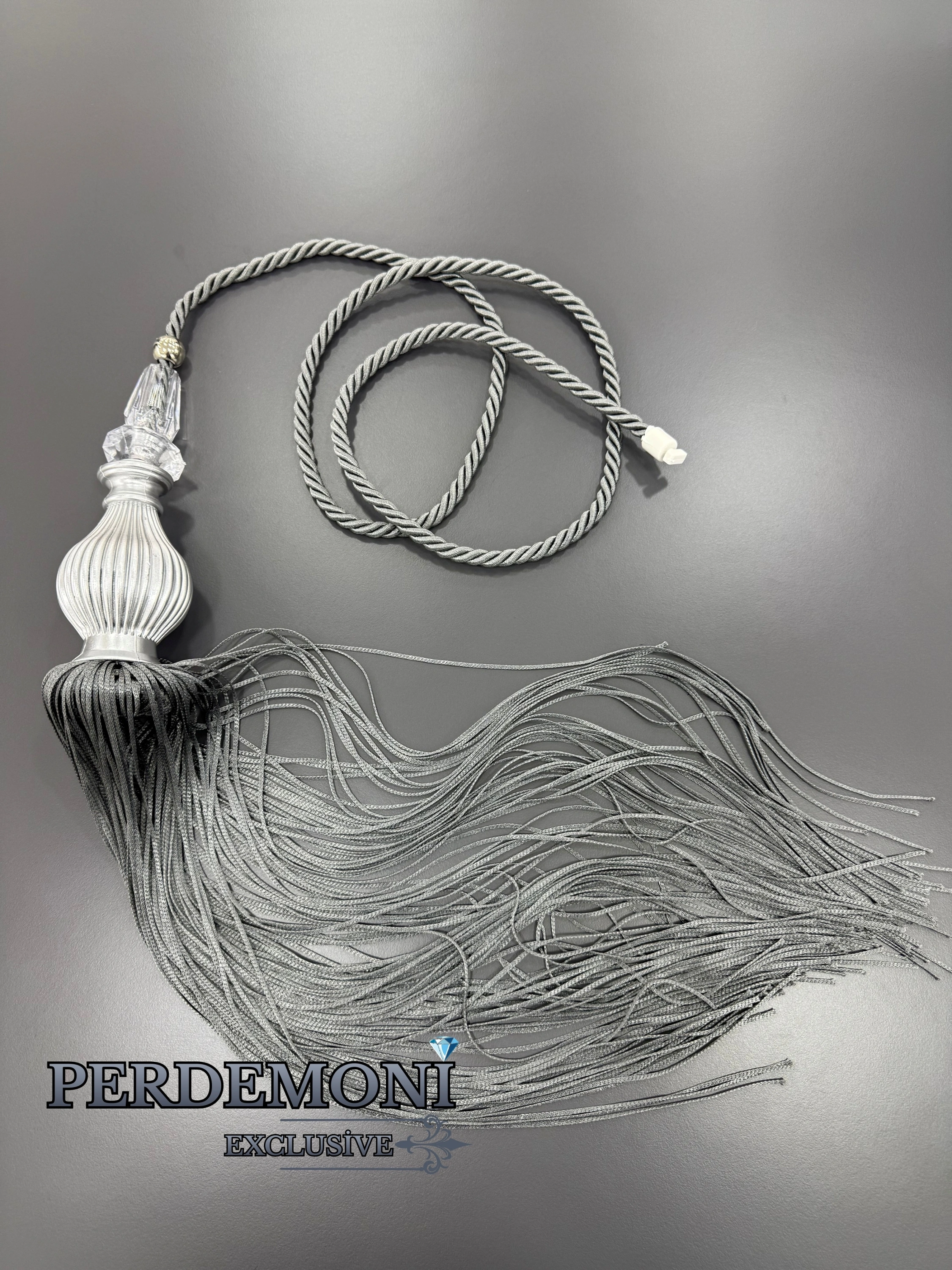 Koyu Gri Gümüş Kuka Püsküllü Elmaslı Sarkıt